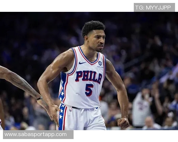 格莱姆斯表现起伏却助攻如潮第三节独得9分助球队追分